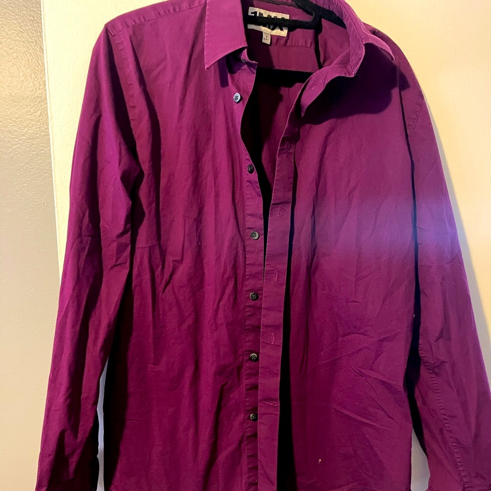 Fitted express button down size large